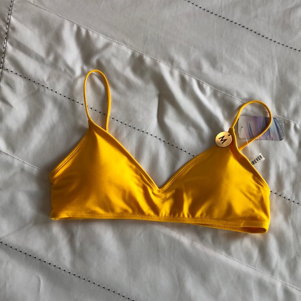 Yellow swim suit top 💛
